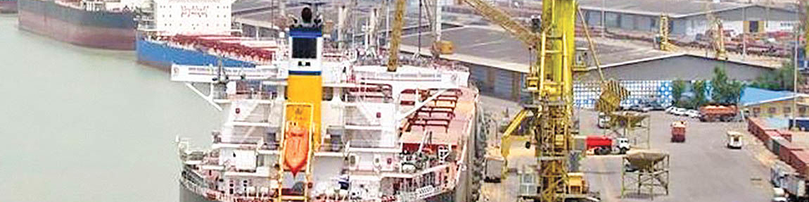 بلاتکلیفی ۳ هزار تن خوراک دام و طیور متروکه در بندر انزلی